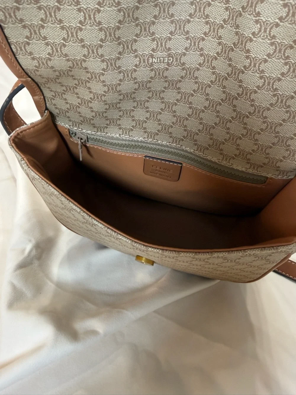Celine Tan Brown Vintage Macadam PVC and leather shoulder bag - Picture 6 of 12